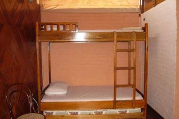 Room 10 of 26