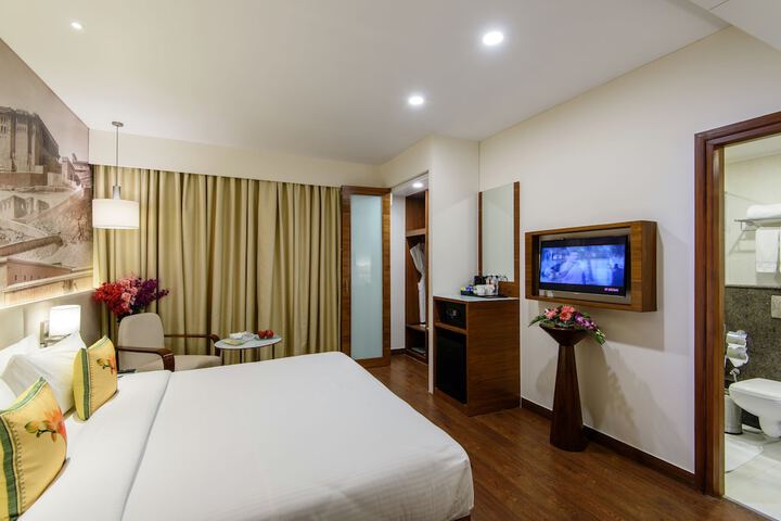 Room 34 of 101