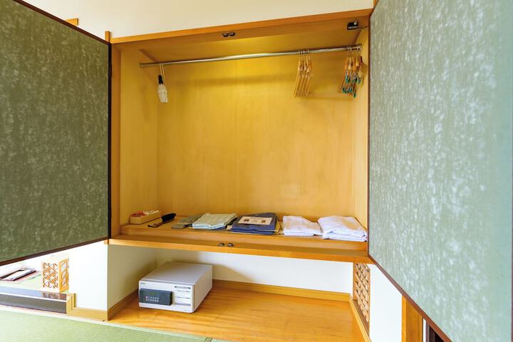Room 21 of 84