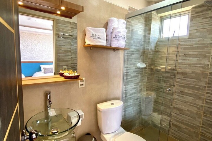 Room 10 of 12