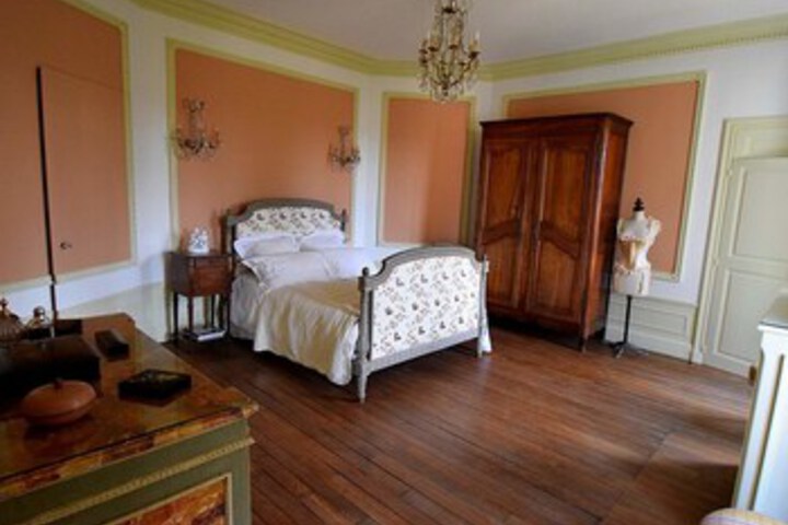 Room 34 of 53