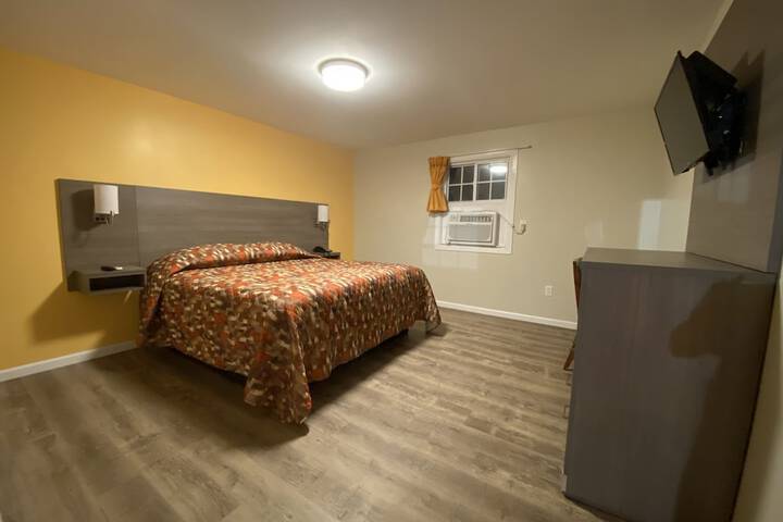 Room 3 of 9