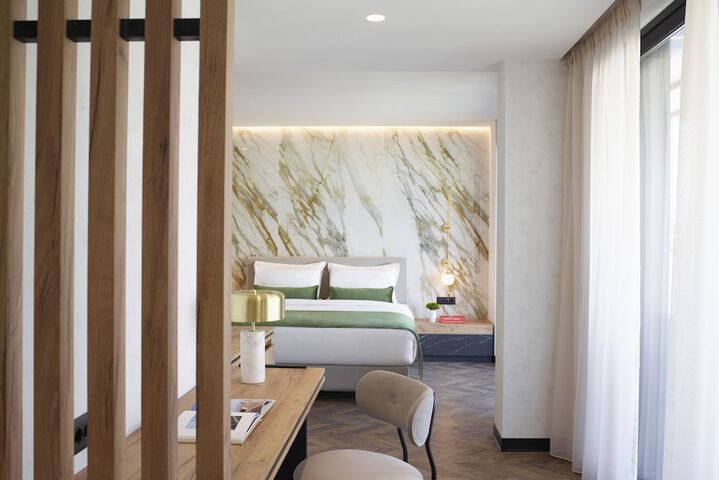 Room 20 of 92