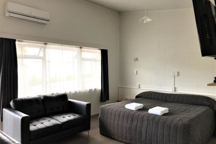 Room 12 of 50