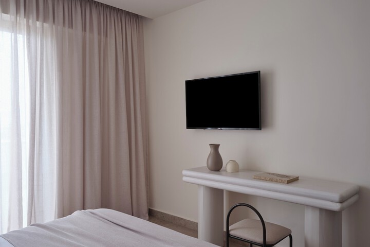 Room 33 of 128