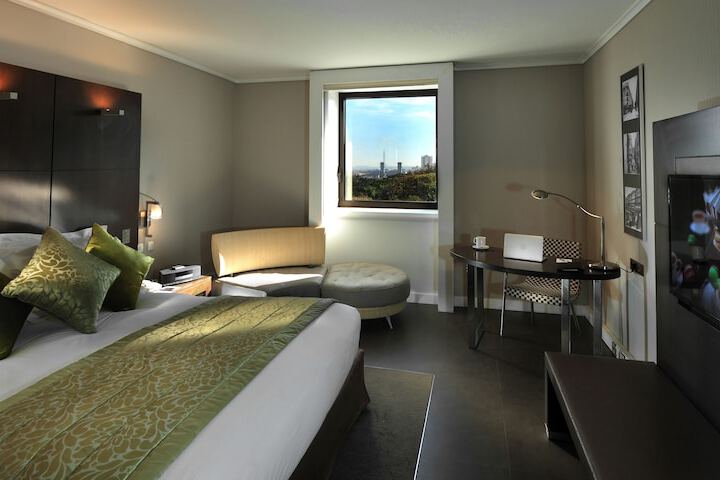 Room 7 of 97