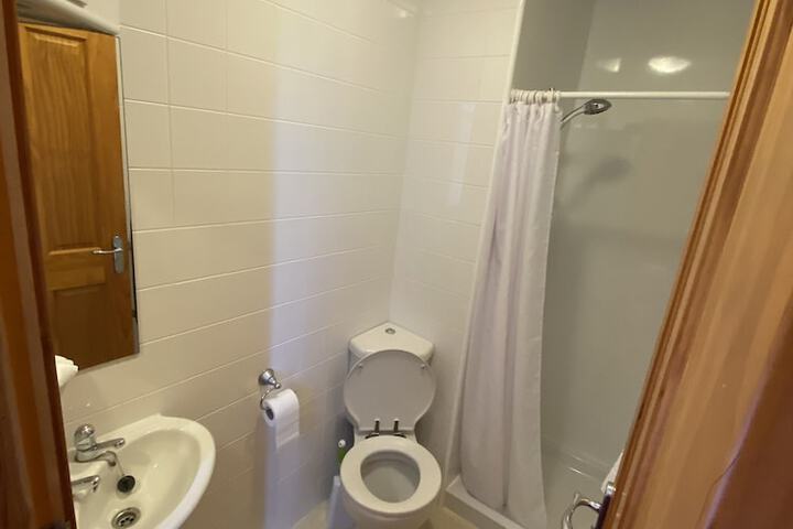 Room 32 of 40