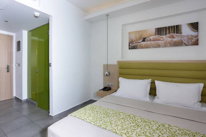 Room 16 of 197