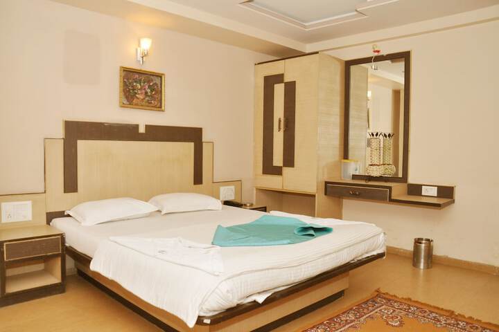 Room 15 of 18
