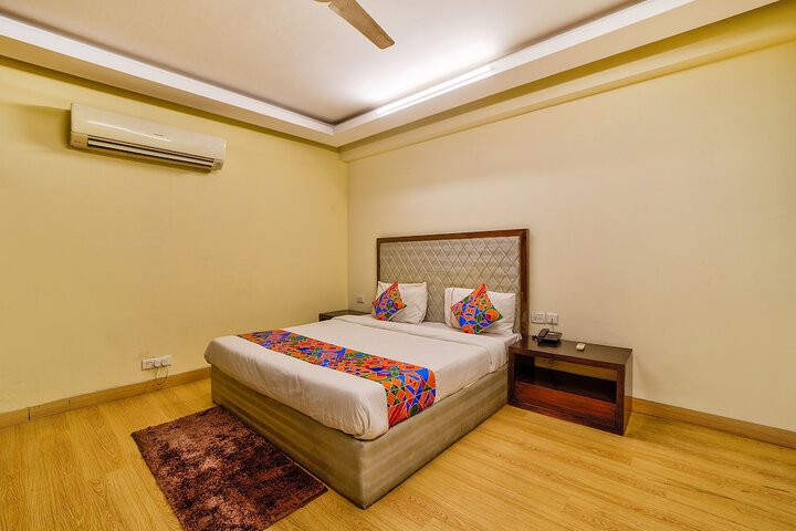 Room 13 of 33
