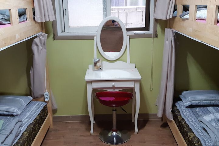 Room 18 of 45