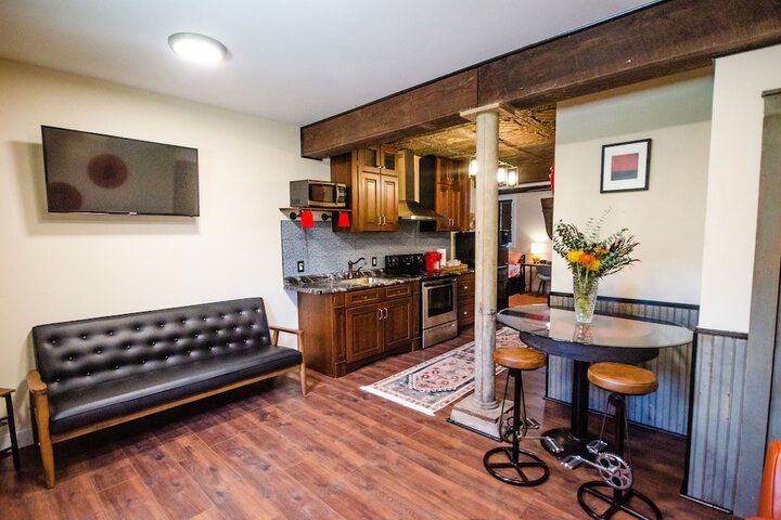 Image of Tobacco Warehouse Inn