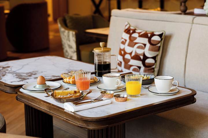 Breakfast/Coffee Service 68 of 135