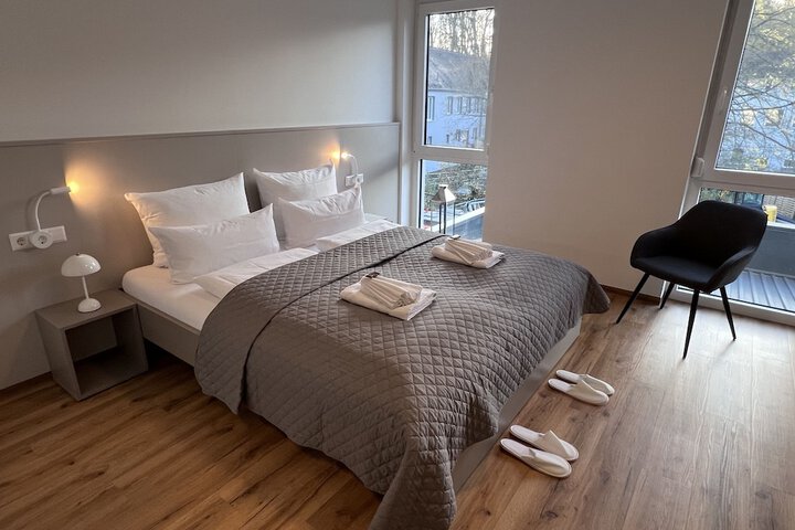 Room 4 of 68