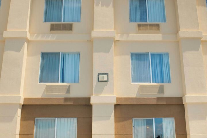 Pool Hotel