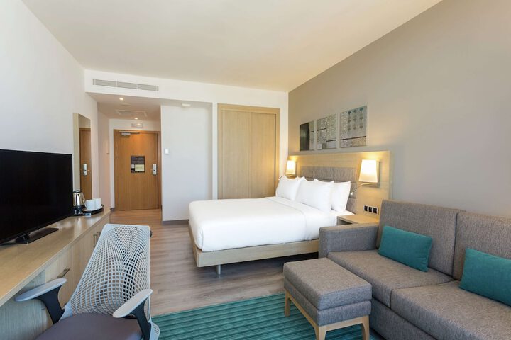 Room 16 of 46