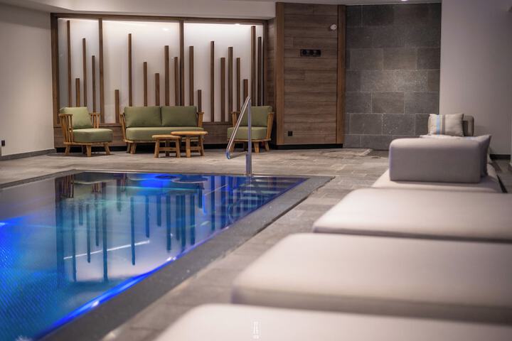 Pool 43 of 112