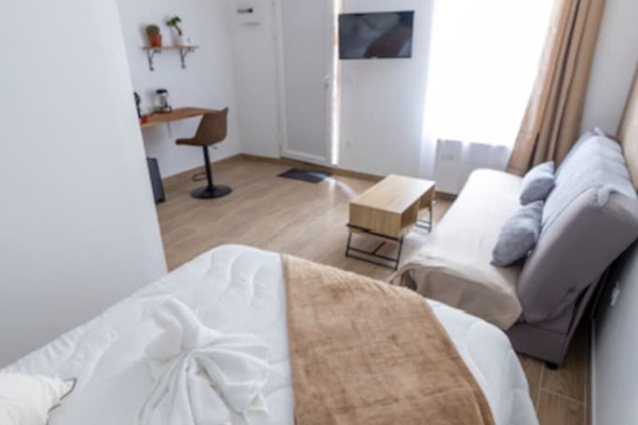 Room 5 of 22