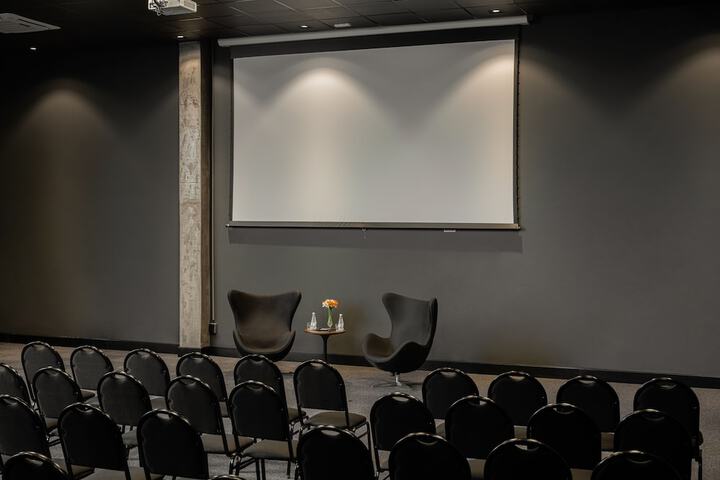 Ballroom/Hall 34 of 41