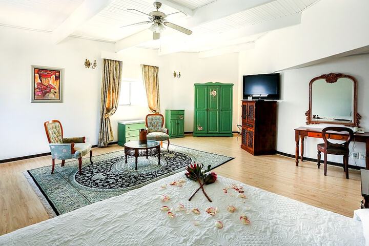 Room 42 of 148