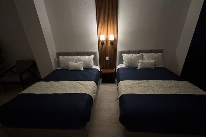 Room 2 of 25