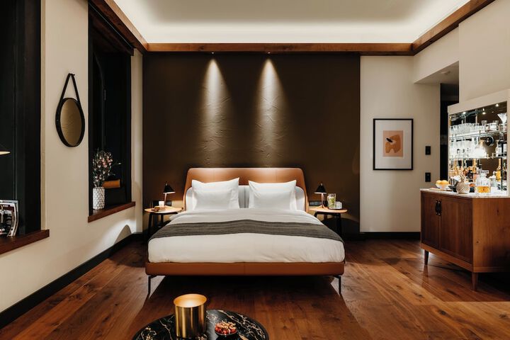 Room 16 of 70