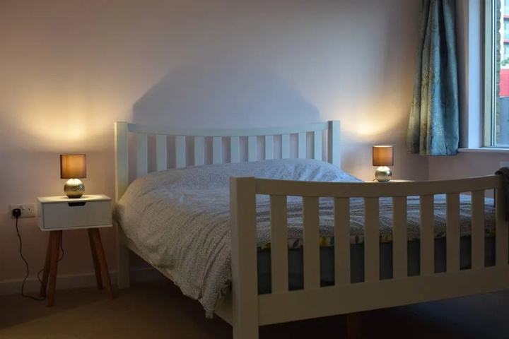 2 Bedroom Newly Refurbished Flat in The Heart of Bow