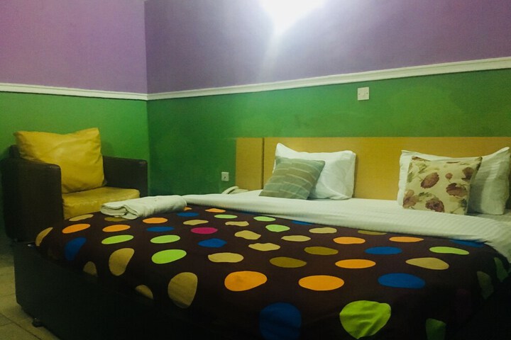 Room 5 of 27