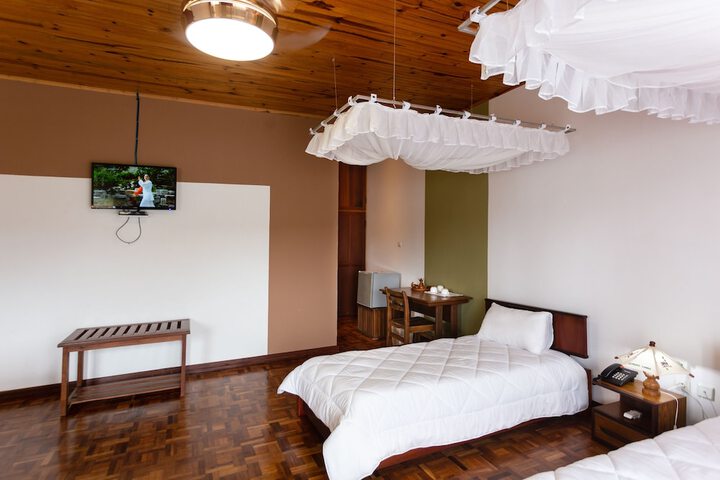 Room 8 of 43
