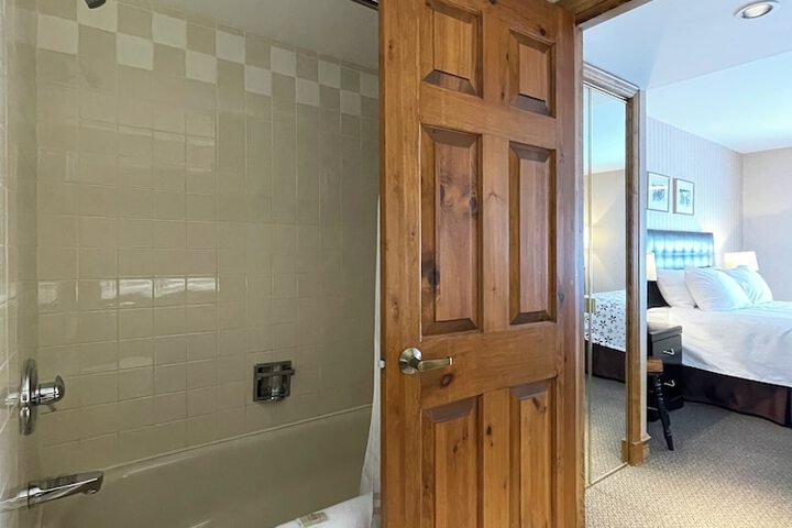 Room 17 of 34