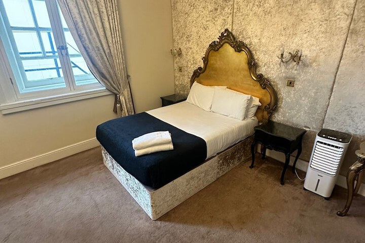 Room 56 of 171