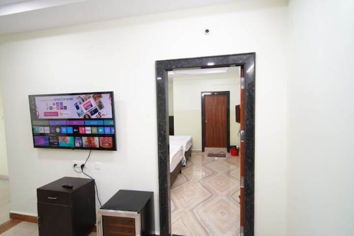 Room 8 of 17