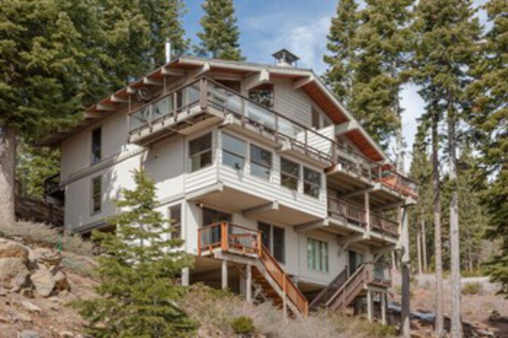 Exterior of Clearview by Tahoe Mountain Properties