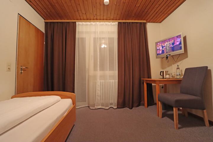 Room 40 of 121