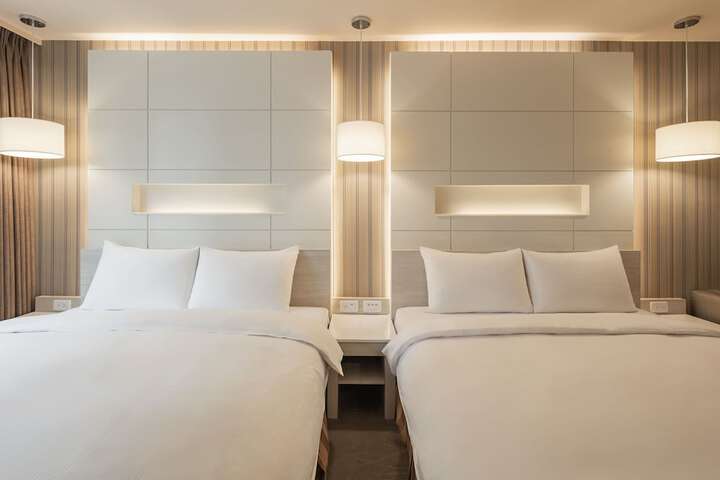 Room 5 of 38