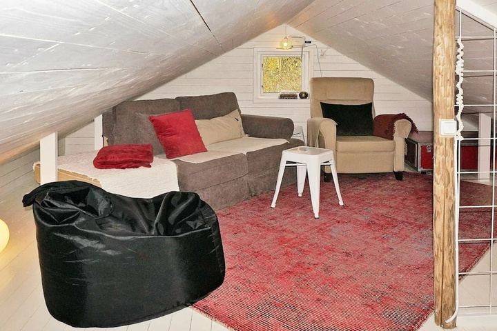 Room 4 of 11