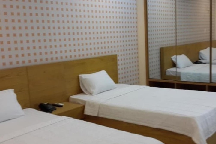 Room 8 of 21