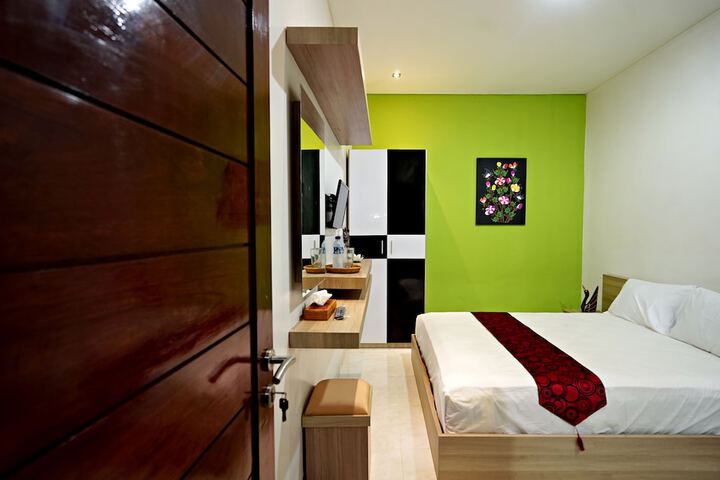 Room 8 of 42