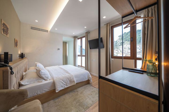Room 12 of 91