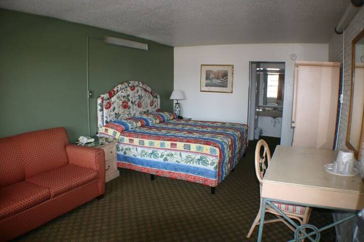 Room 2 of 20