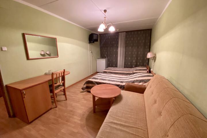 Room 6 of 13