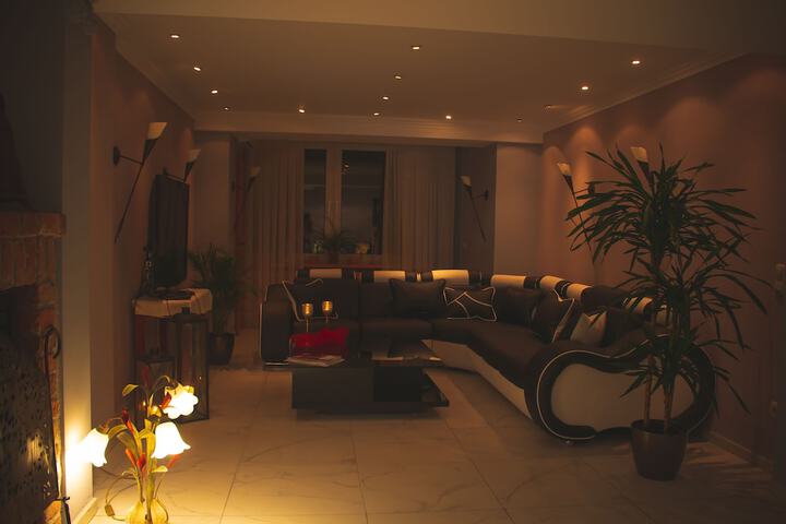 Lounge 19 of 25