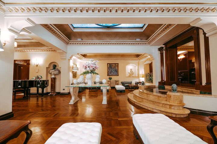 Hotel Lobby