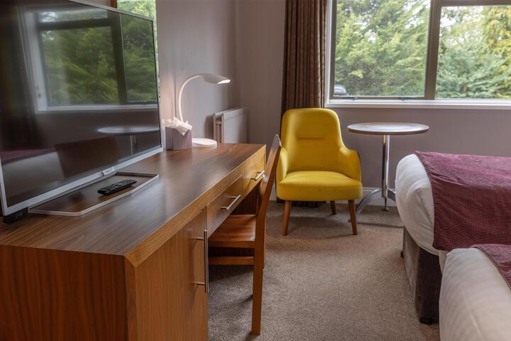 Room 27 of 80