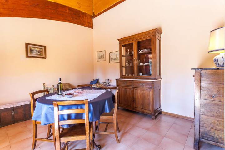 Room 15 of 48