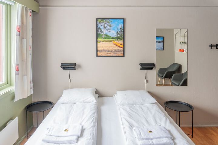 Room 6 of 34