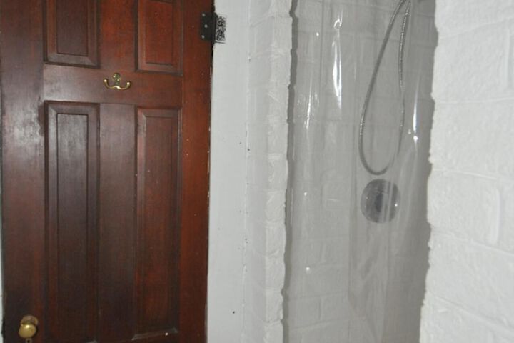 Room 12 of 42