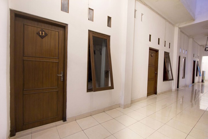 Ballroom/Hall 18 of 23