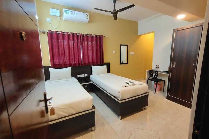 Room 2 of 4