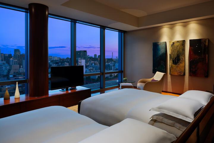 Room 93 of 216